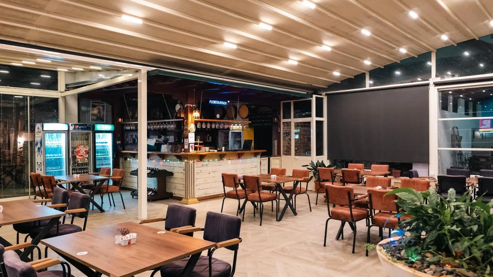 Olimpic Hotel Tirana 4*,  Albanien