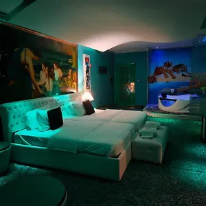 Rosa Blu **** Tirana