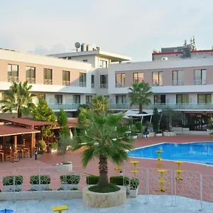 Te Stela & Semesteranläggning (resort)